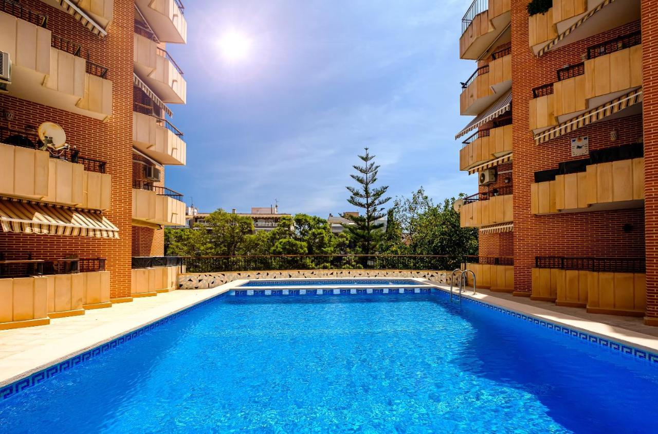 Holiday Royal Suite Concordia ตอร์เรเวียคา ภายนอก รูปภาพ