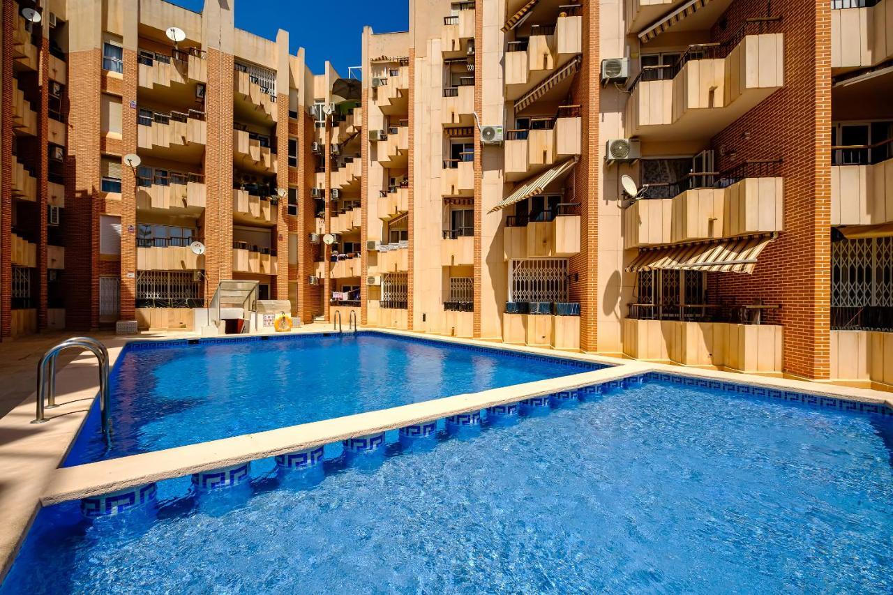 Holiday Royal Suite Concordia ตอร์เรเวียคา ภายนอก รูปภาพ