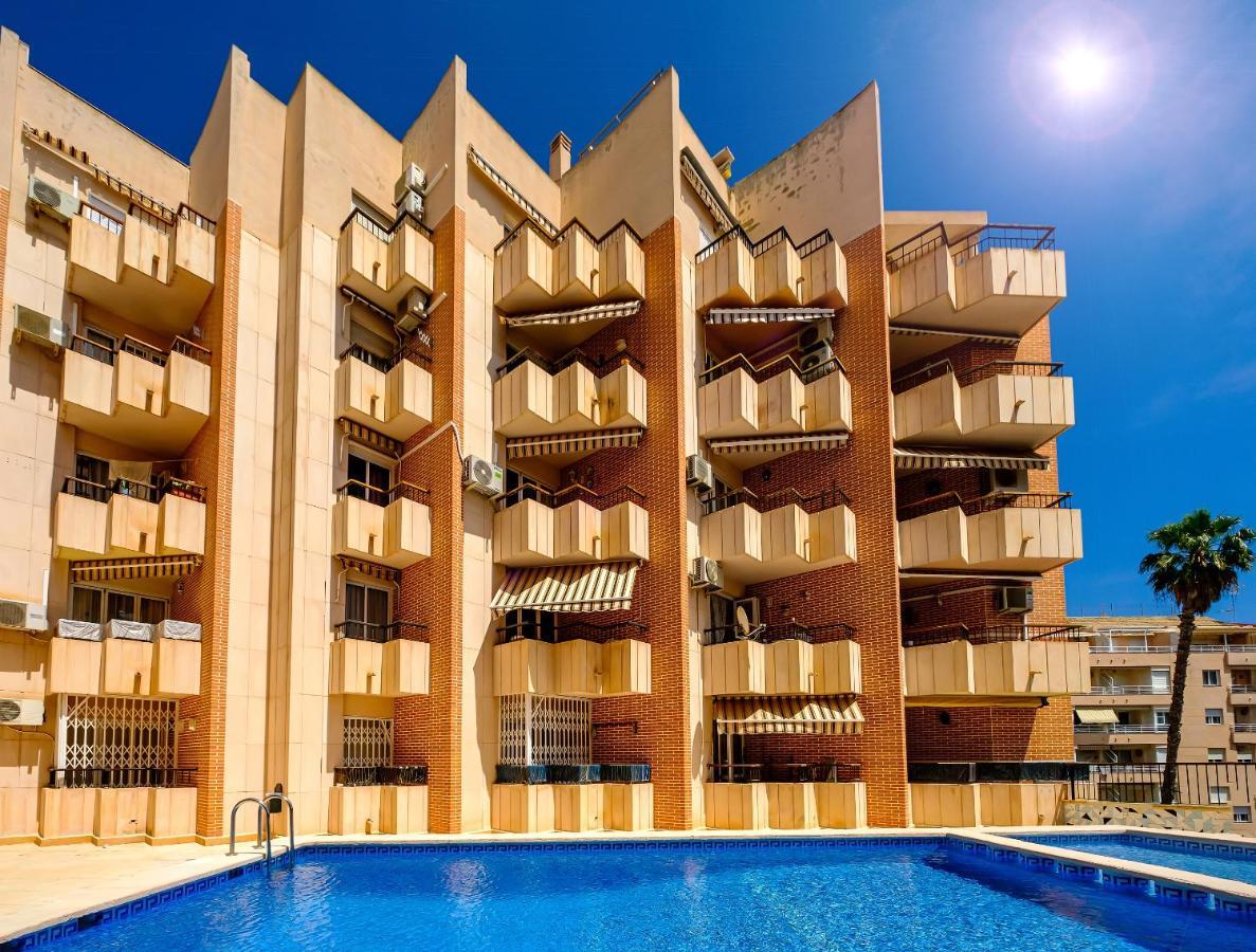 Holiday Royal Suite Concordia ตอร์เรเวียคา ภายนอก รูปภาพ