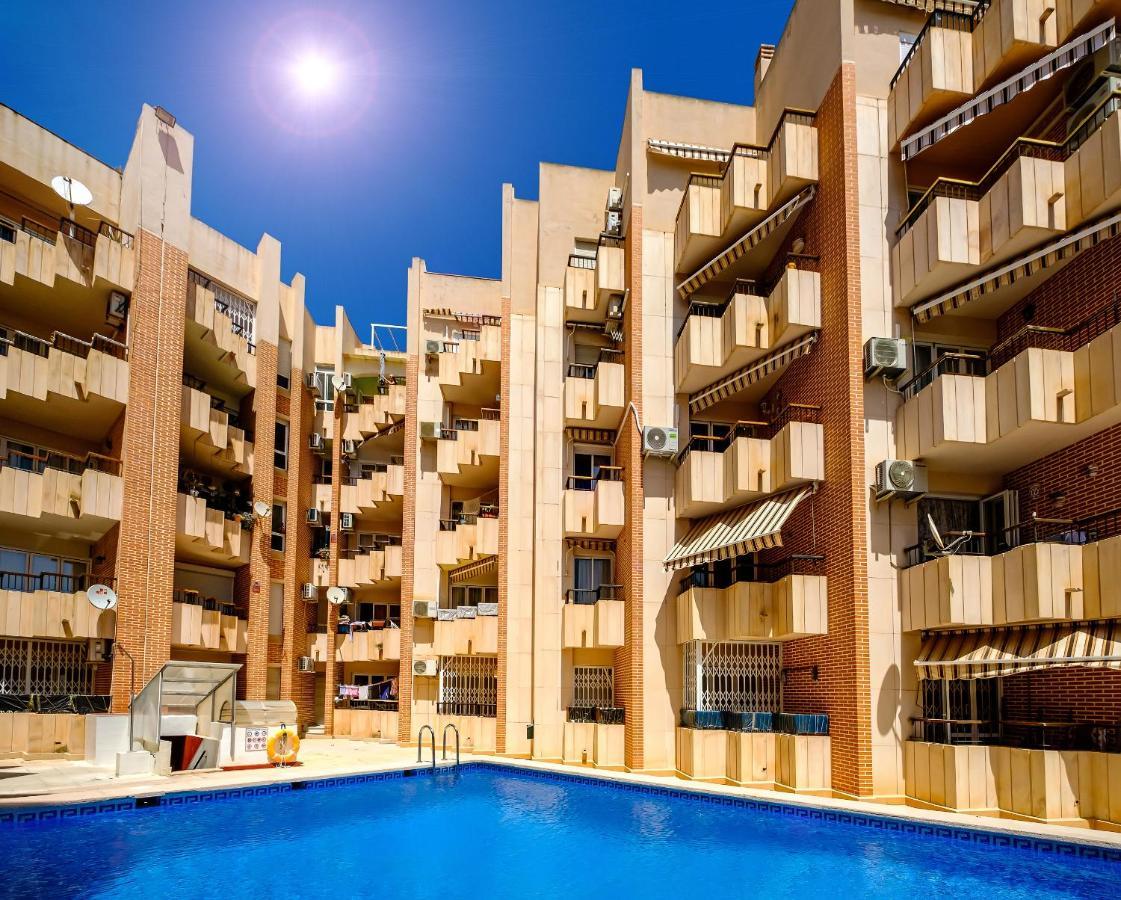 Holiday Royal Suite Concordia ตอร์เรเวียคา ภายนอก รูปภาพ