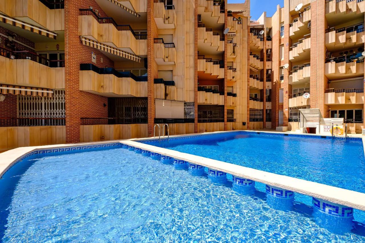 Holiday Royal Suite Concordia ตอร์เรเวียคา ภายนอก รูปภาพ