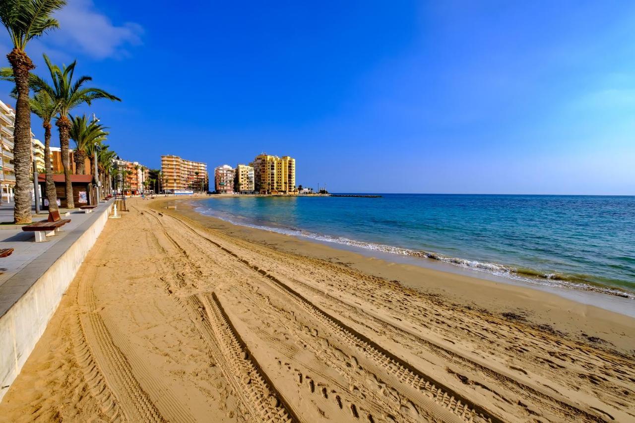 Holiday Royal Suite Concordia ตอร์เรเวียคา ภายนอก รูปภาพ